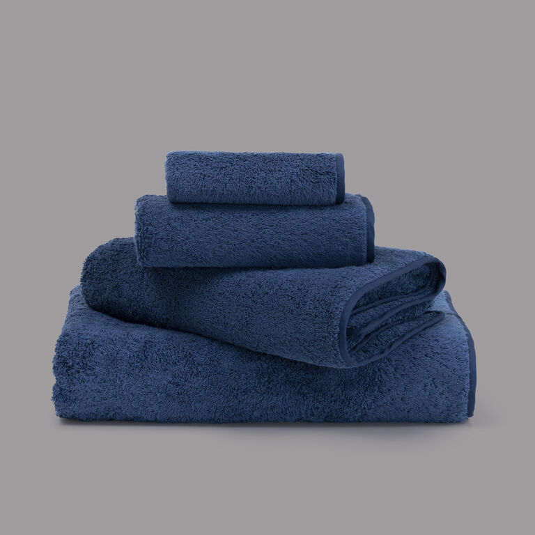 slide 3 Unito Bath Towel