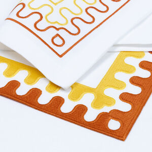 slide 4 Modernism Forma Placemat and Napkins Set