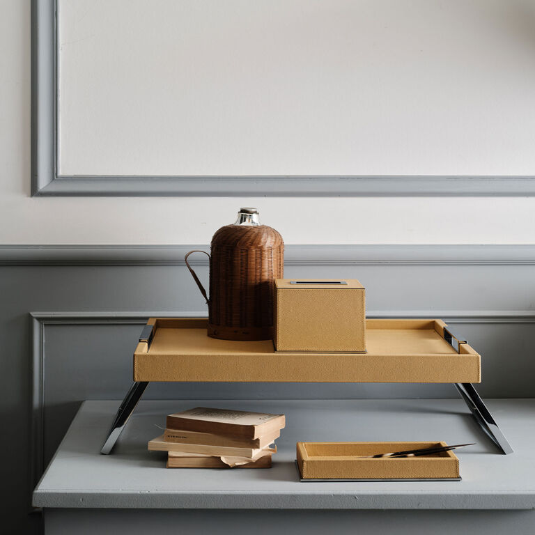 slide 2 Otello Throw Holder