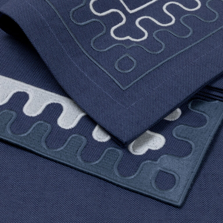 slide 4 Modernism Forma Placemat and Napkins Set