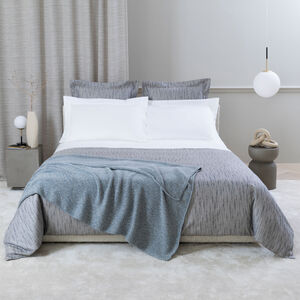 slide 2 Moulin&eacute; Blow Throw