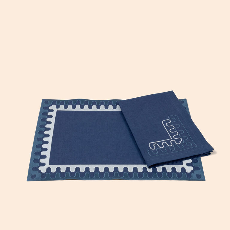 slide 3 Modernism Forma Placemat and Napkins Set