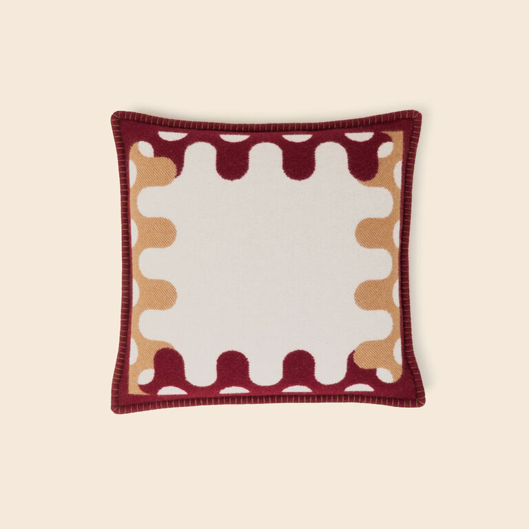 slide 1 Modernism Cushion 002