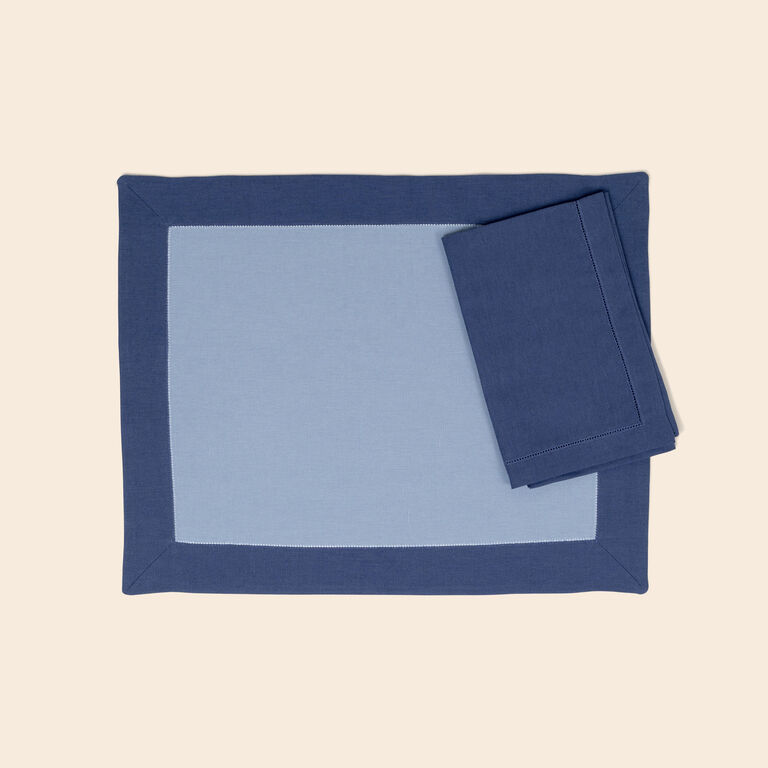 slide 2 Artistry Ajour Placemats and Napkins Set