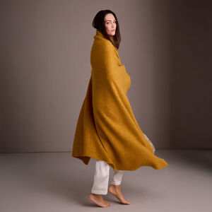 slide 4 Cashmere Boucl&eacute; Throw