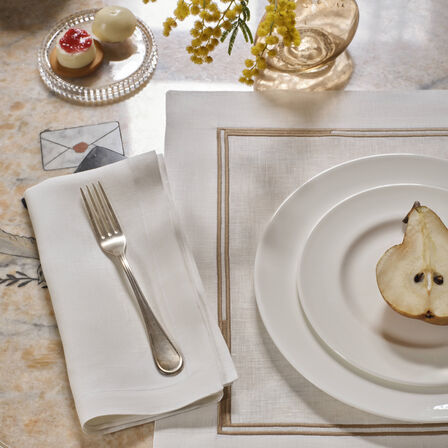 Edgeline Placemats and Napkins Set