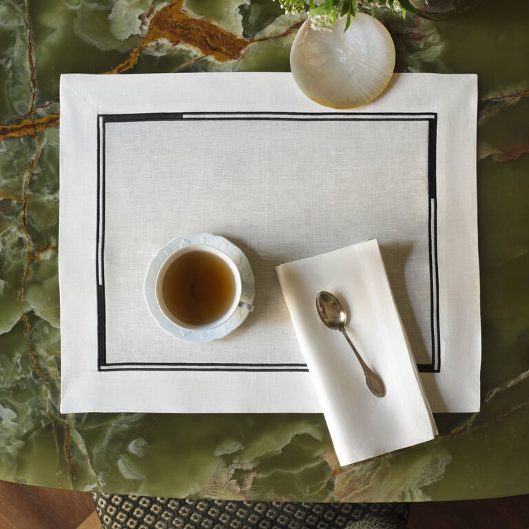 slide 1 Edgeline Placemats and Napkins Set