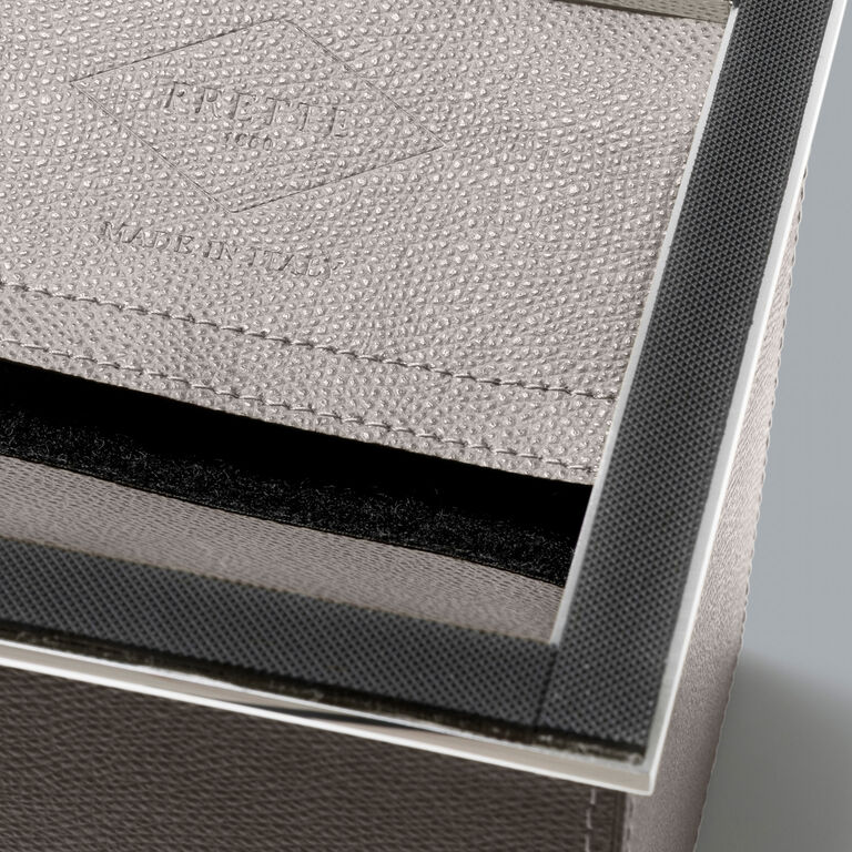 slide 4 Otello Tissue Holder