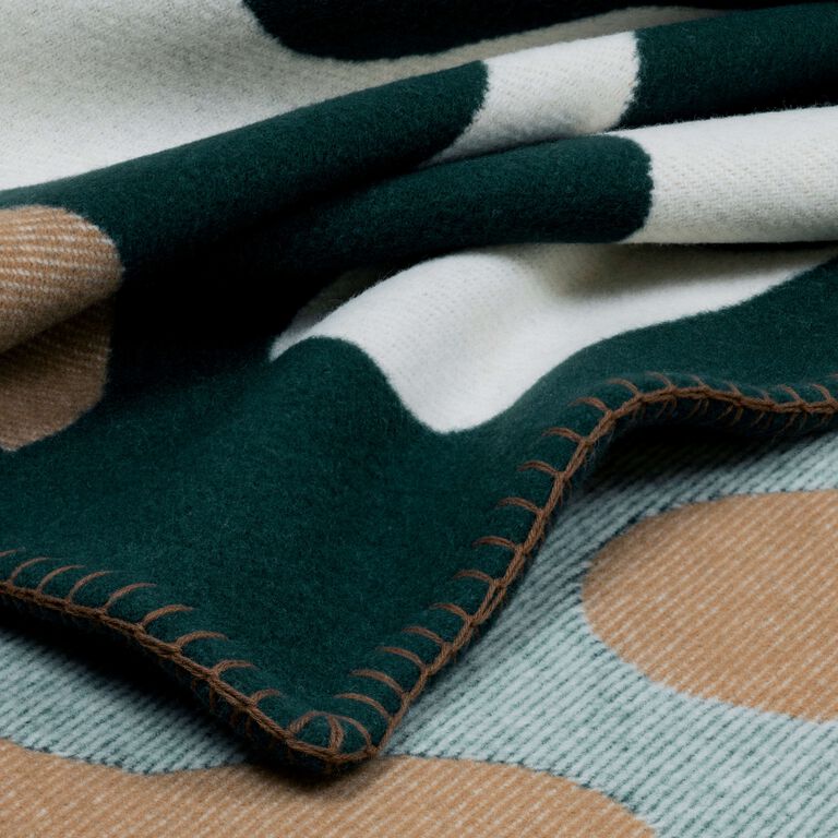 slide 3 Deco Throw 003