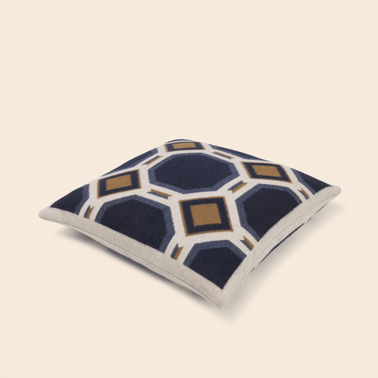 slide 4 Deco Cushion 005