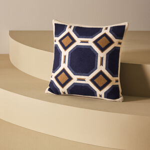 slide 5 Deco Cushion 005