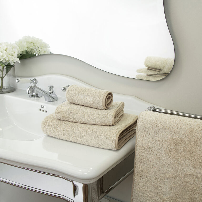 slide 4 Unito Bath Sheet