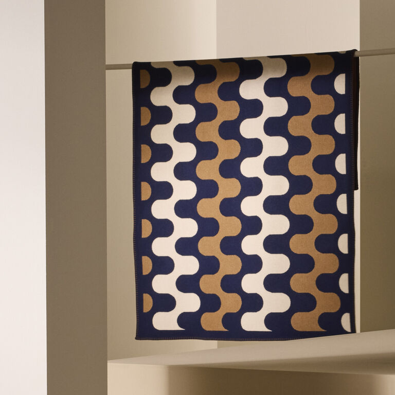 slide 6 Modernism Throw