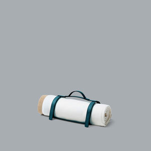 slide 4 Otello Throw Holder