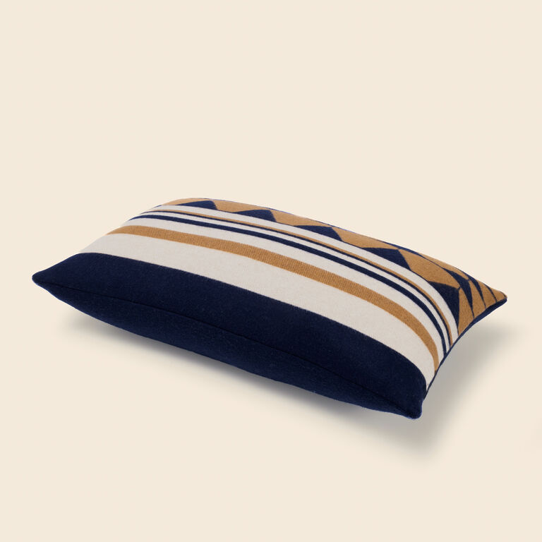 slide 4 Deco Cushion 003