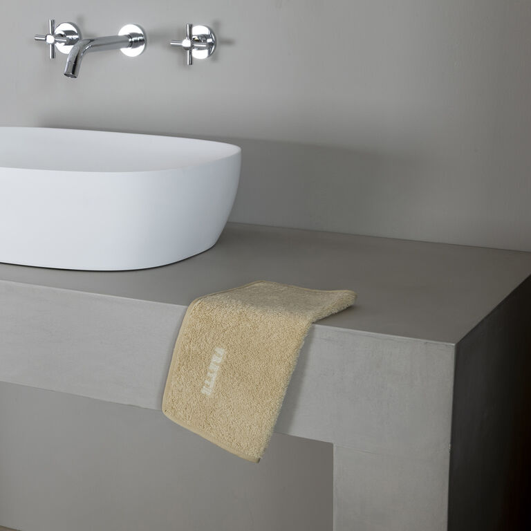 slide 1 Unito Wash Cloth