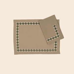 slide 2 Deco Placemat and Napkins Set