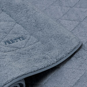 slide 3 Unito Bath Mat