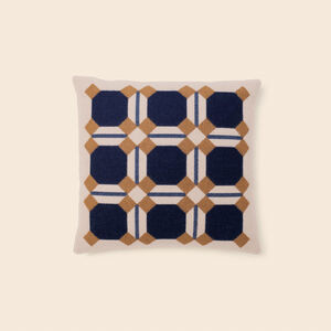 slide 2 Deco Cushion 004