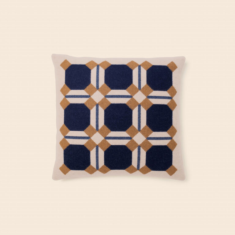 slide 2 Deco Cushion 004