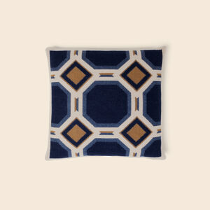 slide 1 Deco Cushion 005