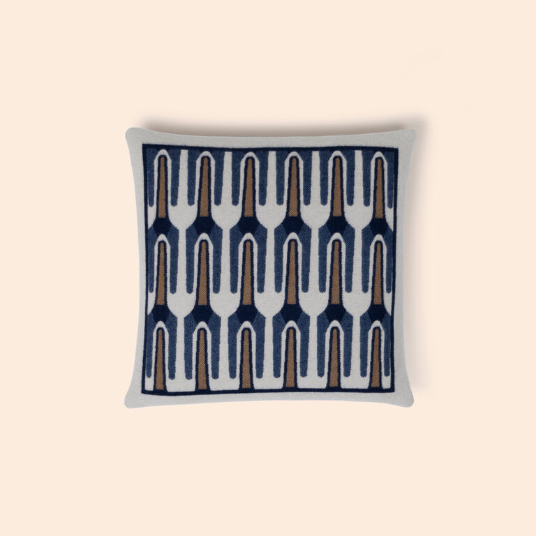 slide 1 Deco Cushion 006