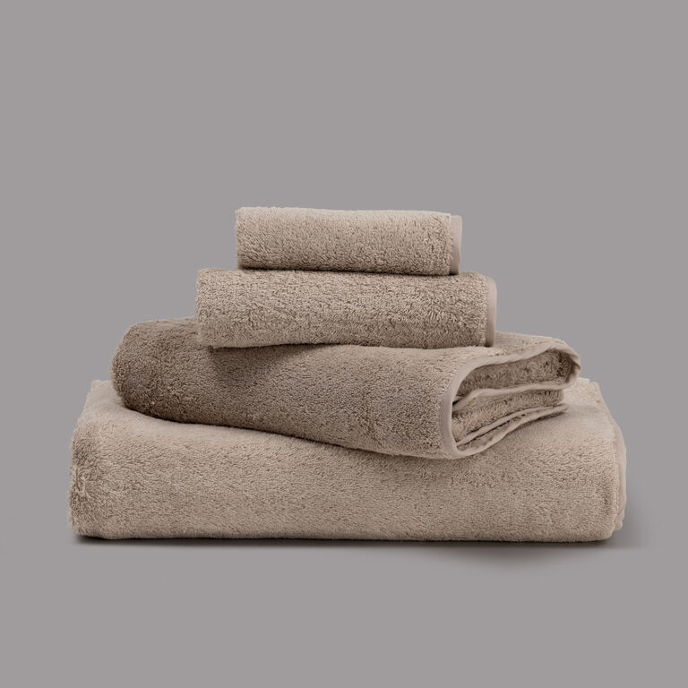 slide 3 Unito Bath Towel