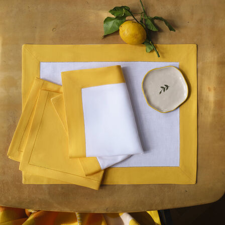 Artistry Ajour Placemats and Napkins Set