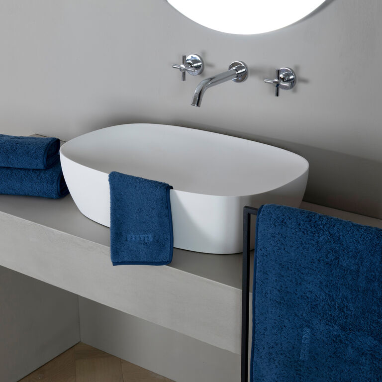 slide 2 Unito Bath Towel