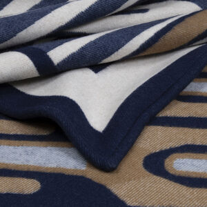 slide 3 Deco Throw 005