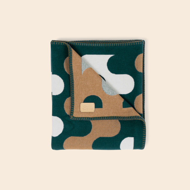 slide 4 Deco Throw 003