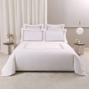 slide 4 Sateen Breeze Border Duvet Cover Set
