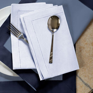 slide 1 Artistry Ajour Napkins Set