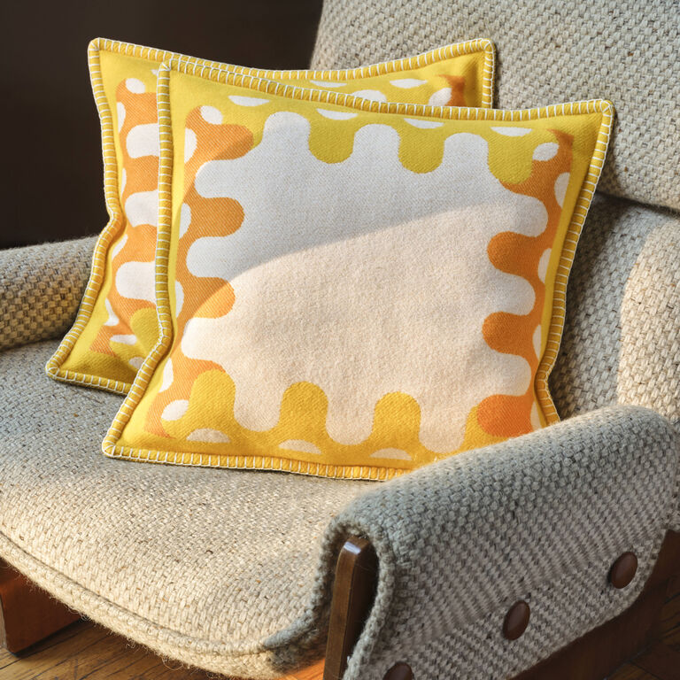 slide 5 Modernism Cushion 002