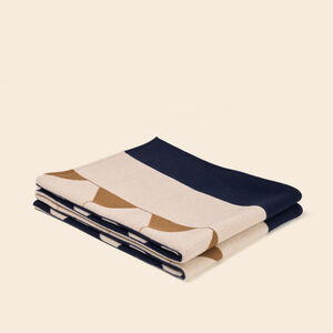 slide 4 Deco Throw 001