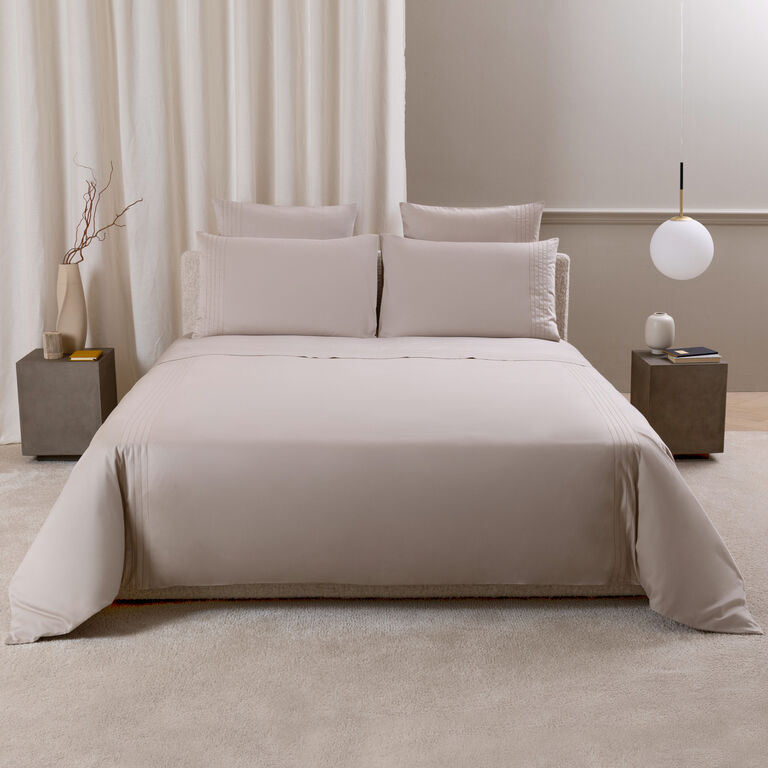 slide 4 Lush Ajour Sheet Set